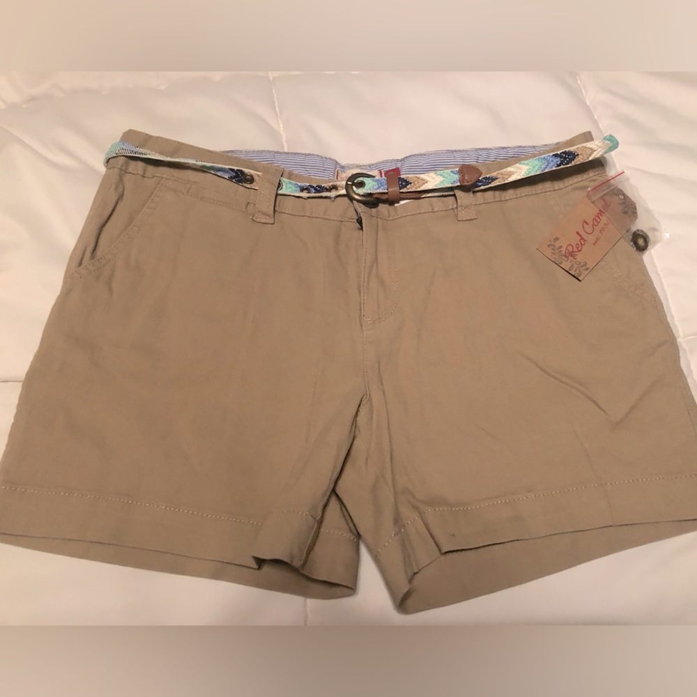 Red Camel shorts NWT tan color and multicolor belt